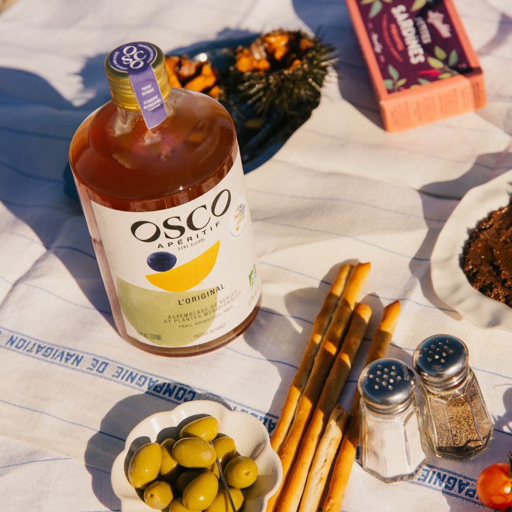 OSCO L'Original est un apéritif sans alcool peu sucré devenu l'incontournable des apéros d'été. Ses recettes de cocktails sans alcool sont très simples à réaliser.