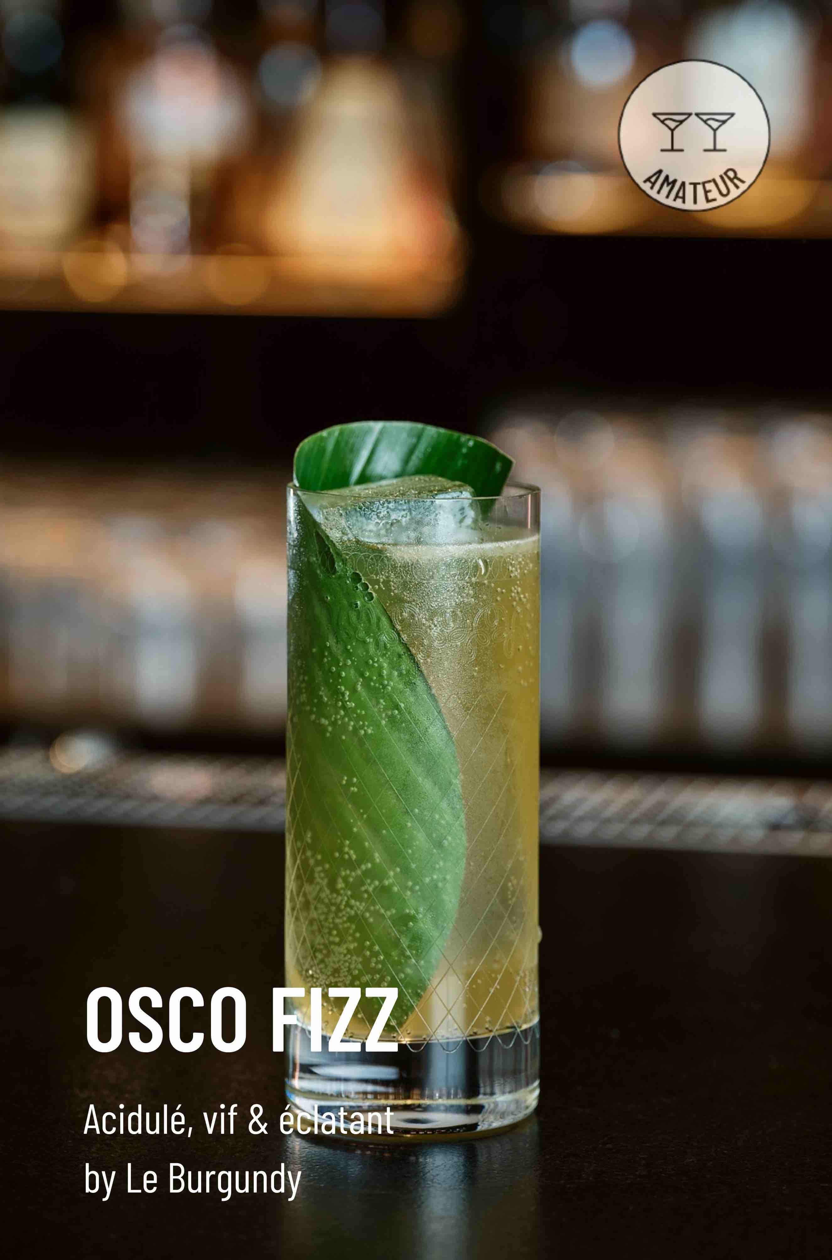 Une création originale sans alcool signée des équipes du Burgundy pour le bar Le Charles. Un cocktail sans alcool frais et sophistiqué qui réveille les notes méridionales de notre apéritif sans alcool, OSCO L'Original.