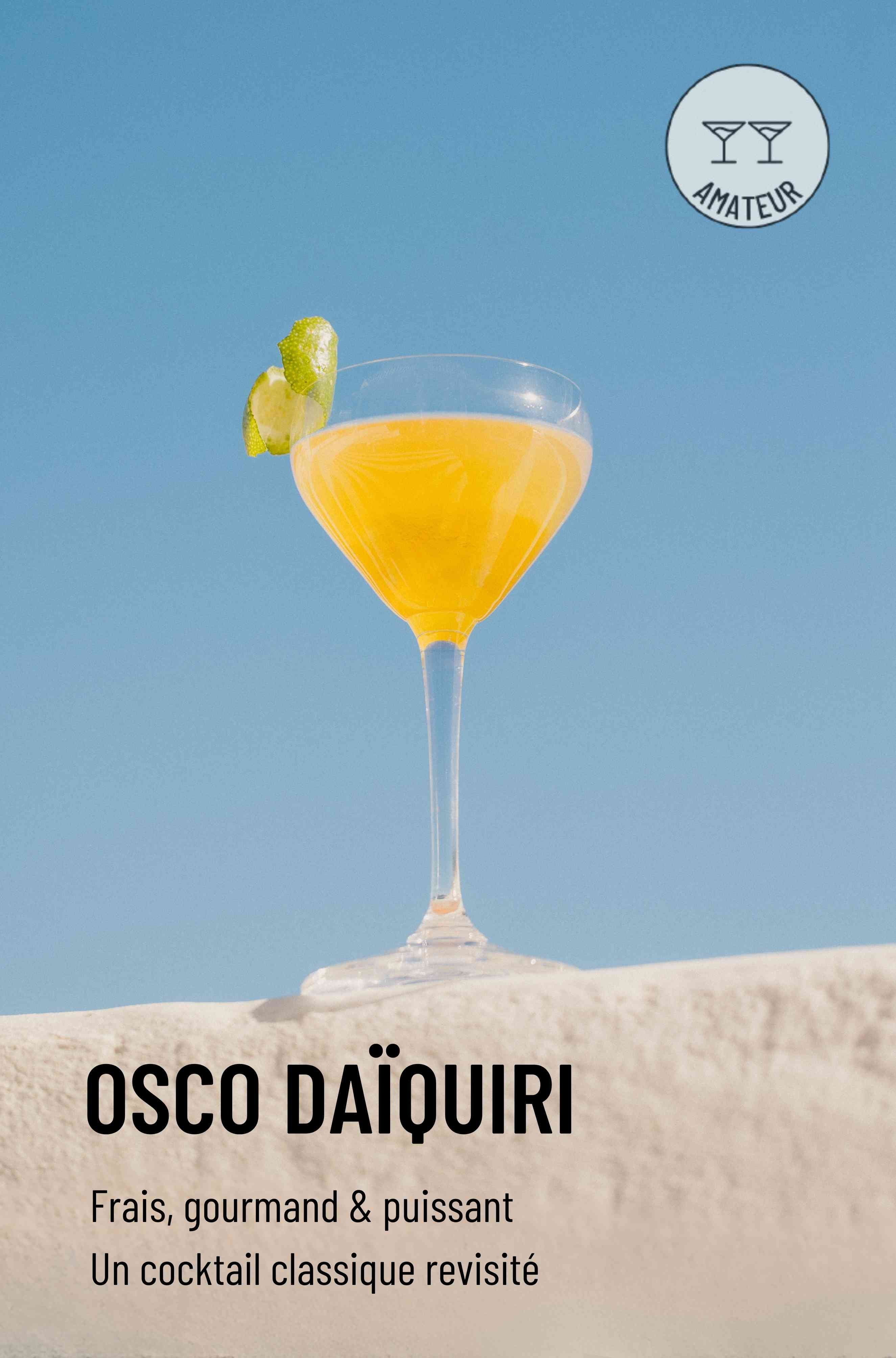 Du nom d'un village cubain où se cocktail a été inventé, le Daïquiri est un voyage au coeur des saveurs de l'ïle. L'OSCO Daïquiri sans alcool garde l'essence du cocktail : la tonicité du citron vert et la force de ce short drink, non pas du rhum, mais belle et bien d'OSCO L'Original cette fois.