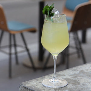 Kit cocktail Kirosco : OSCO L'Original bio & sodas fleur de sureau. Une recette de cocktail sans alcool exquise inspirée de la célèbre Mauresque.